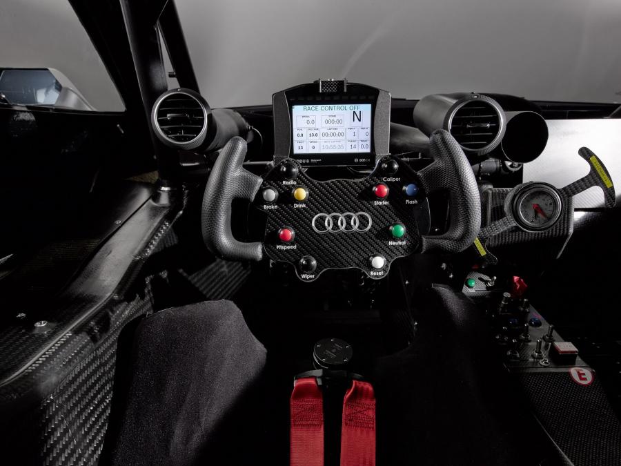  Audi RS5 Coupe DTM 2013 года  (фото 11 из 24)